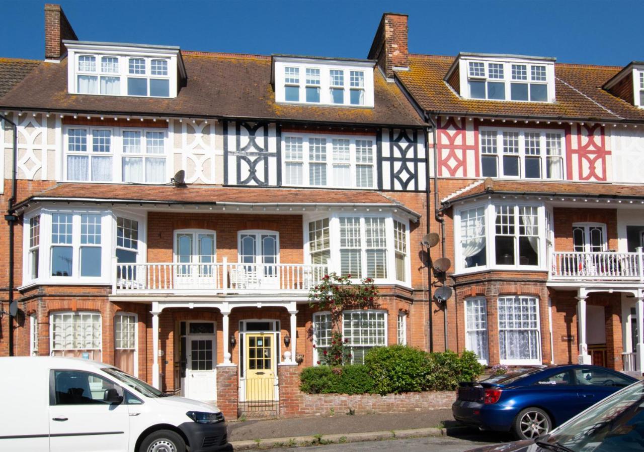 Villa Stones Throw Cromer Exterior foto