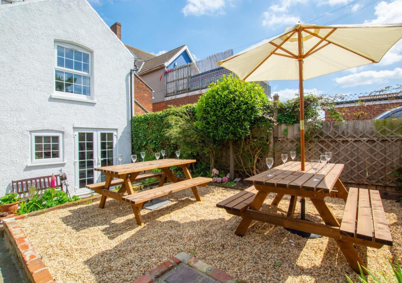 Villa Stones Throw Cromer Exterior foto